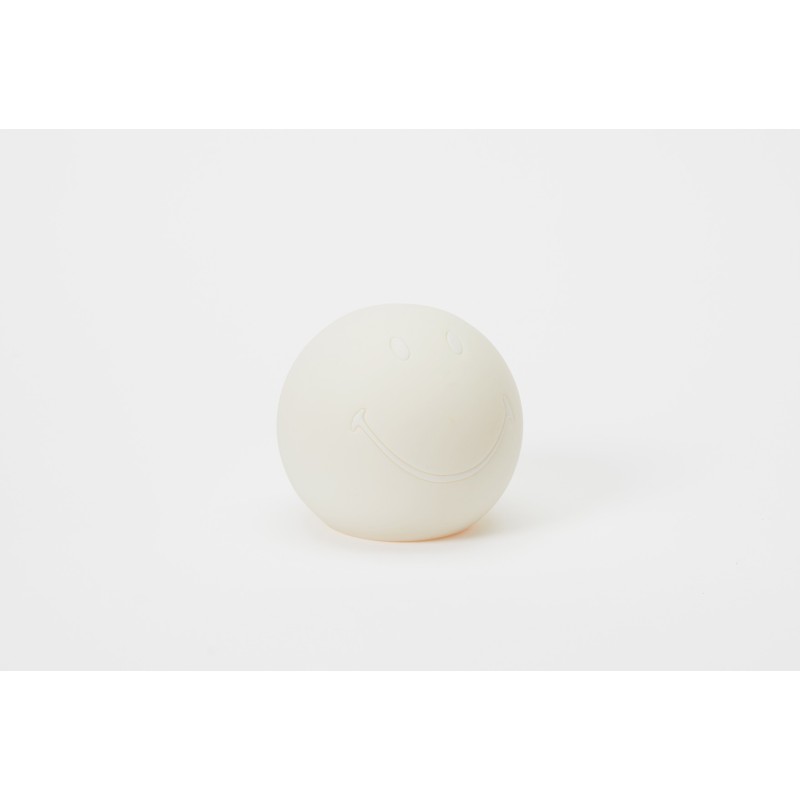 MRMARIA_SMILEY_ALL_WHITE_BUNDLE_OF_LIGHT_LIGHTANDSHADE_1