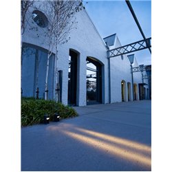 Delta Light Striper garden lamp