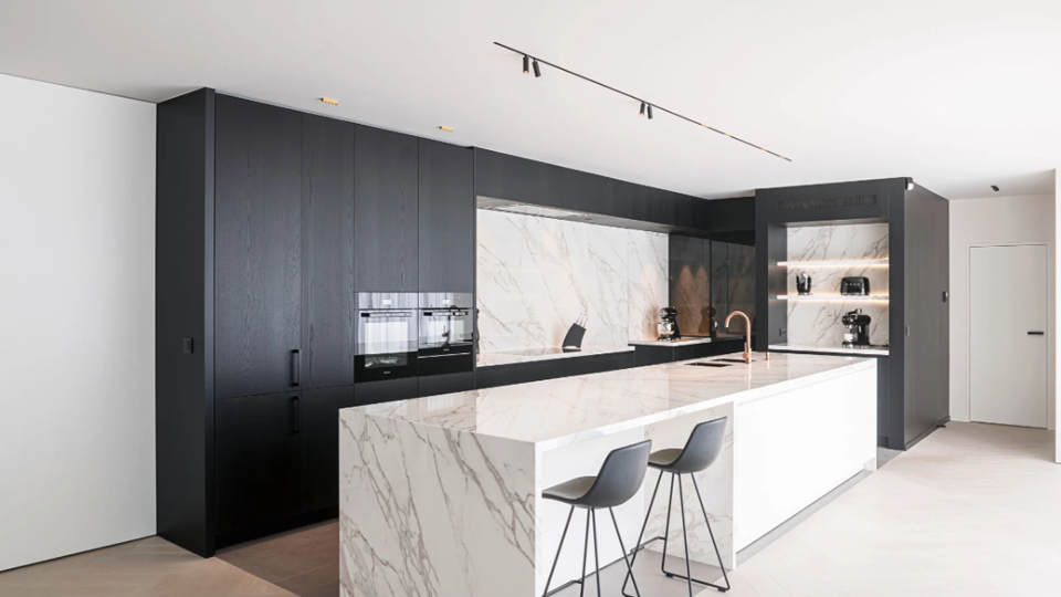 Sleek lines in modern lighting