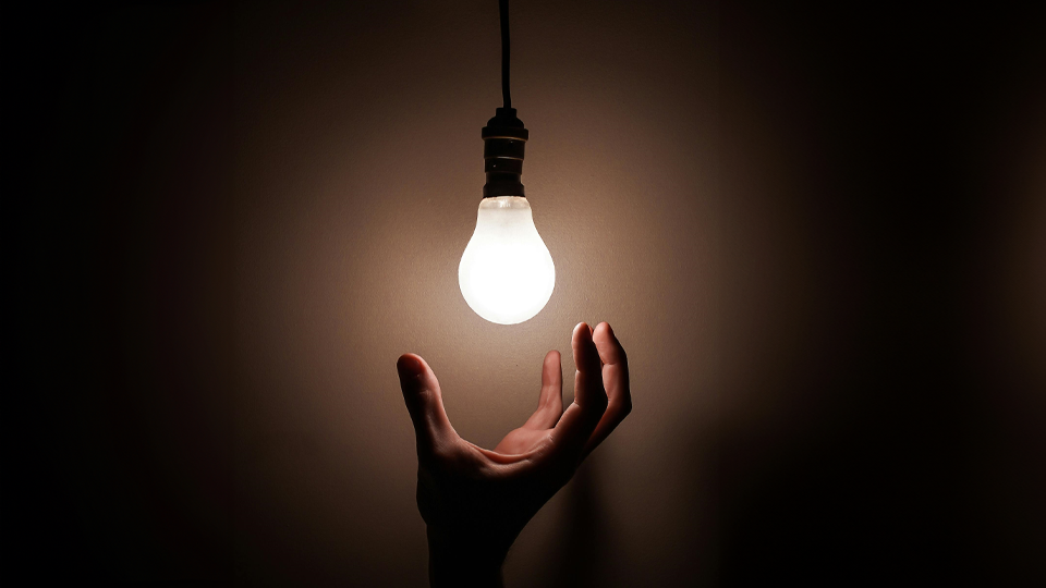 Hoe sluit ik een lamp aan?
